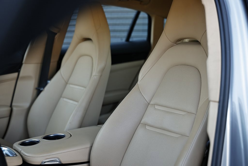 Used 2021 Porsche Panamera 4 image 25