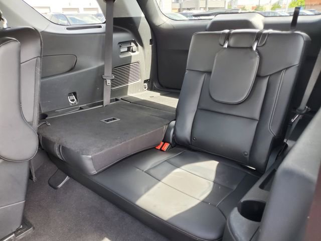 Used 2023 Ford Explorer XLT w/ Equipment Group 202A AWD/4WD image 27