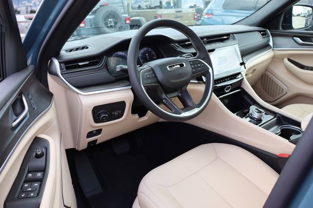 New 2026 Jeep Grand Cherokee Limited AWD/4WD image 13