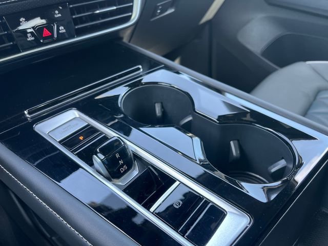 Used 2024 Volkswagen Atlas Cross Sport SEL Premium R-Line image 30