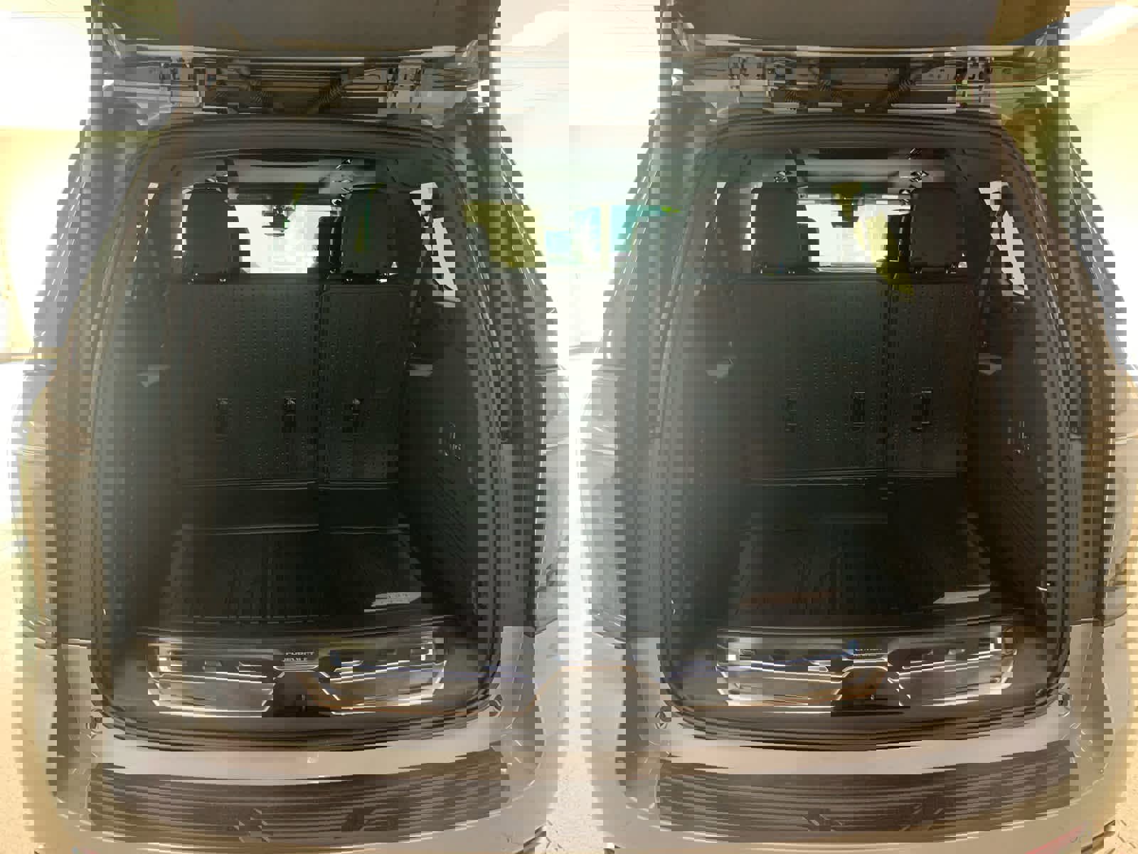 New 2026 Chevrolet Suburban High Country w/ LPO, Illumination Package image 7