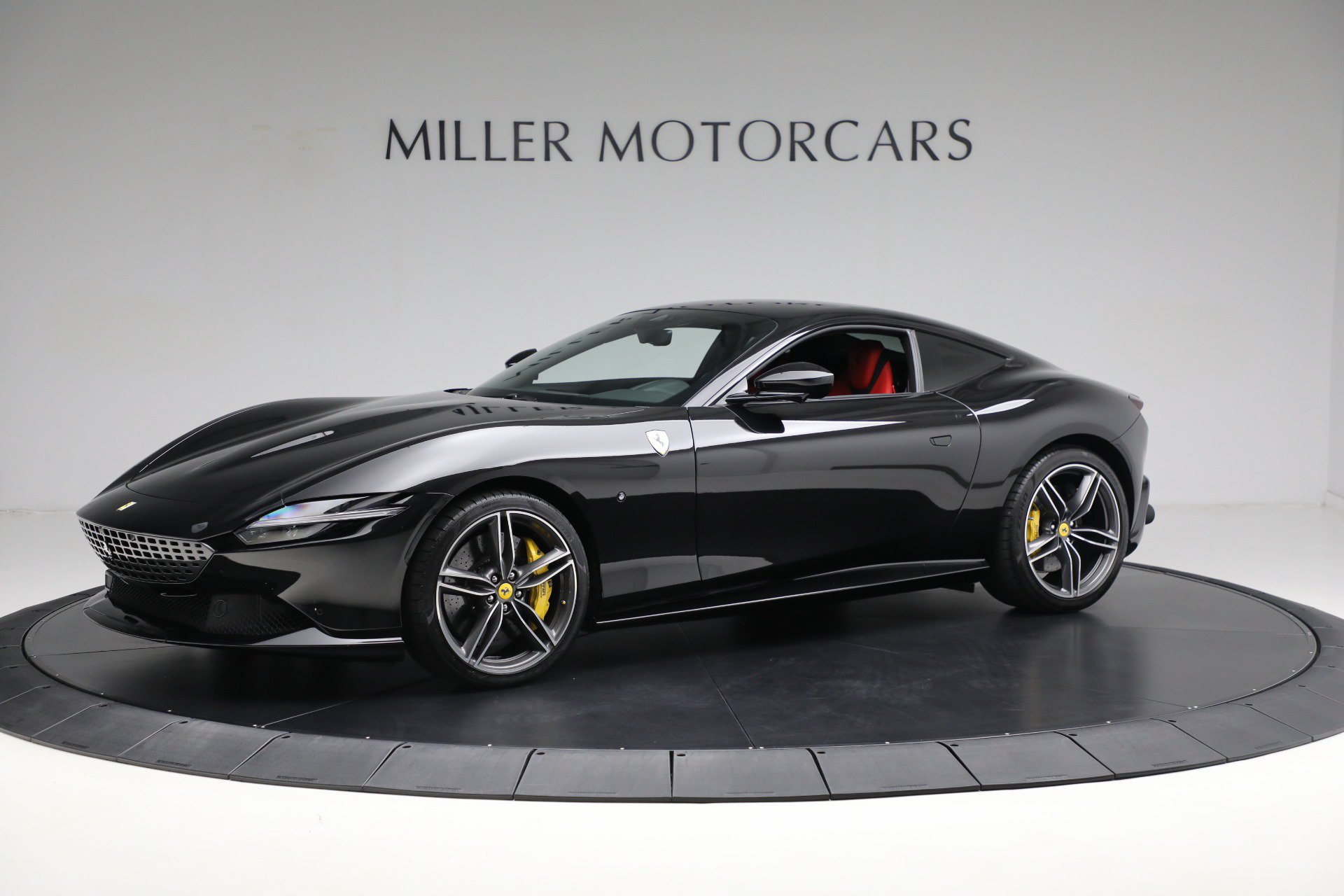 Certified 2022 Ferrari Roma RWD image 2