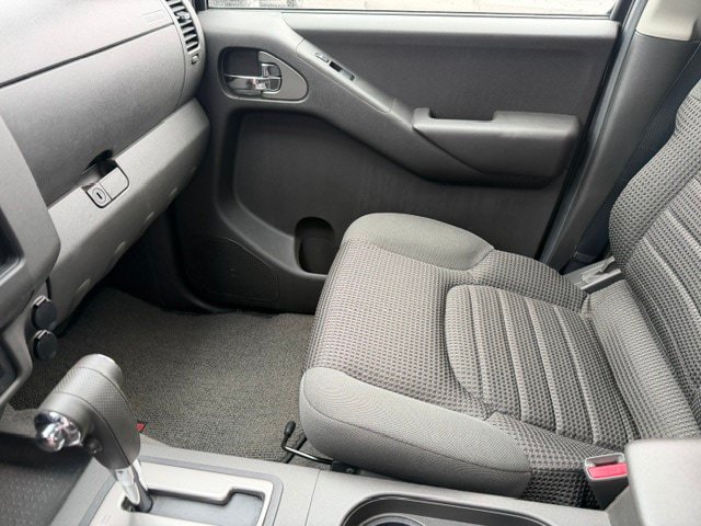 Used 2006 Nissan Frontier NISMO w/ (J01) Sunroof Pkg AWD/4WD image 25