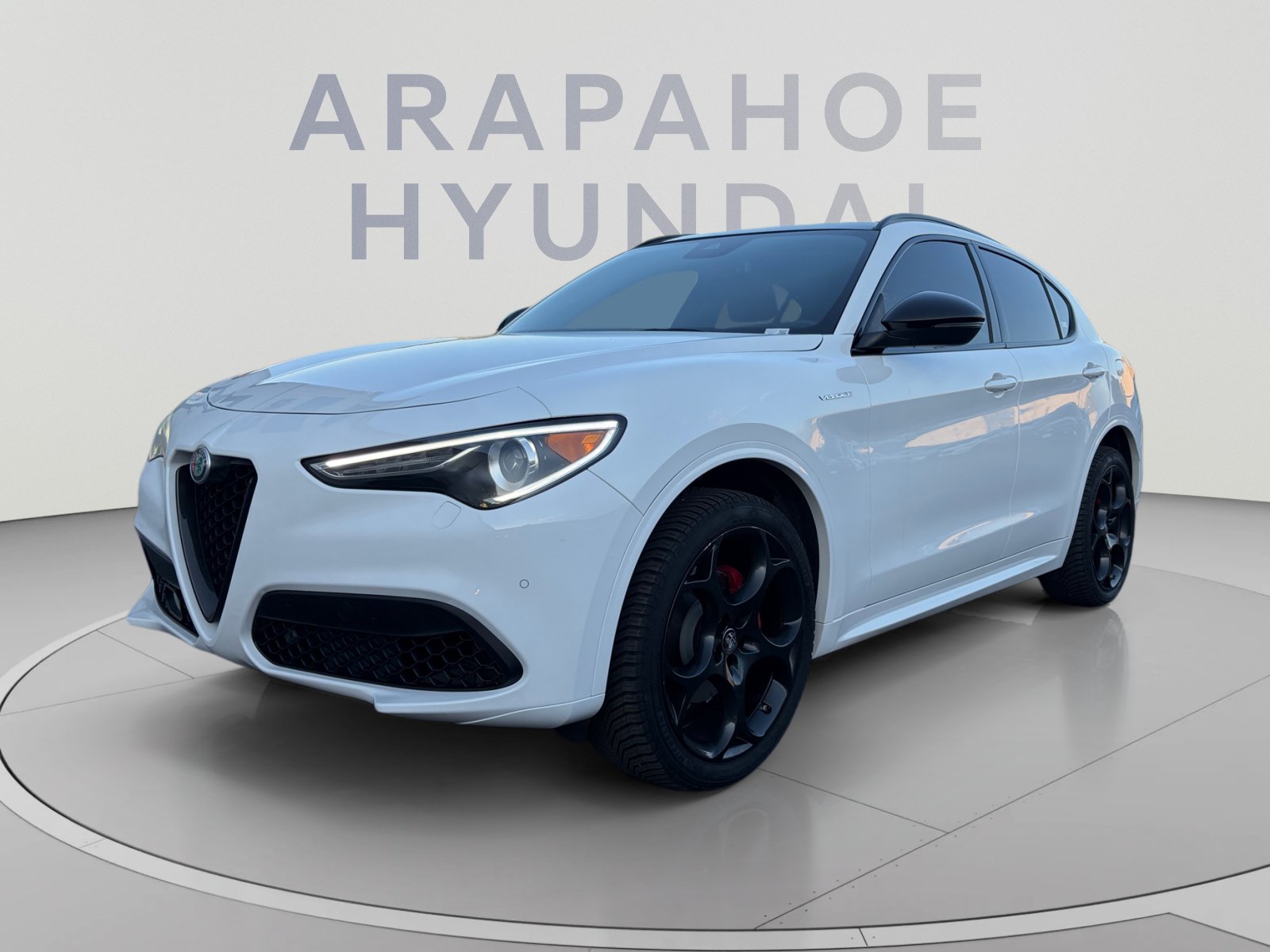 Used 2022 Alfa Romeo Stelvio Veloce AWD/4WD image 1