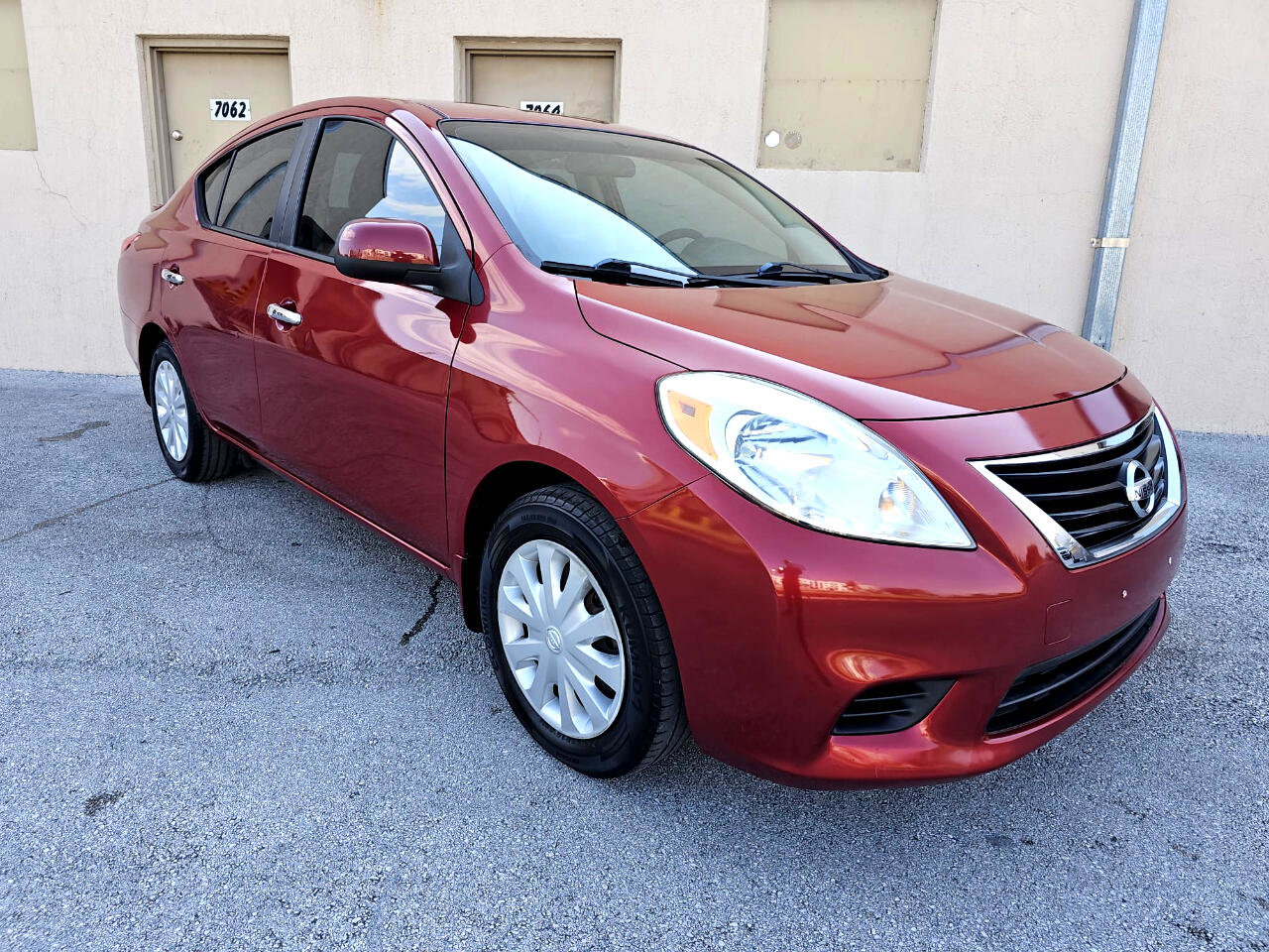 Used 2013 Nissan Versa SV image 11