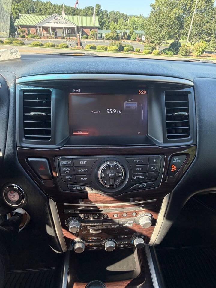 Used 2015 Nissan Pathfinder Platinum w/ Family Entertainment Package FWD image 16