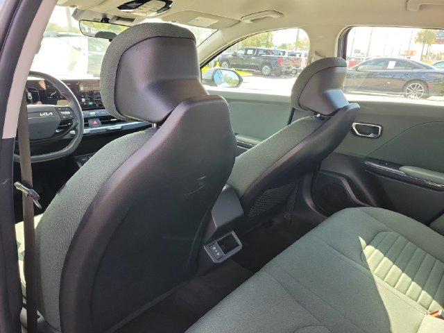 Used 2025 Kia K4 EX FWD image 18