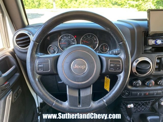 Used 2016 Jeep Wrangler Unlimited Sahara AWD/4WD image 18