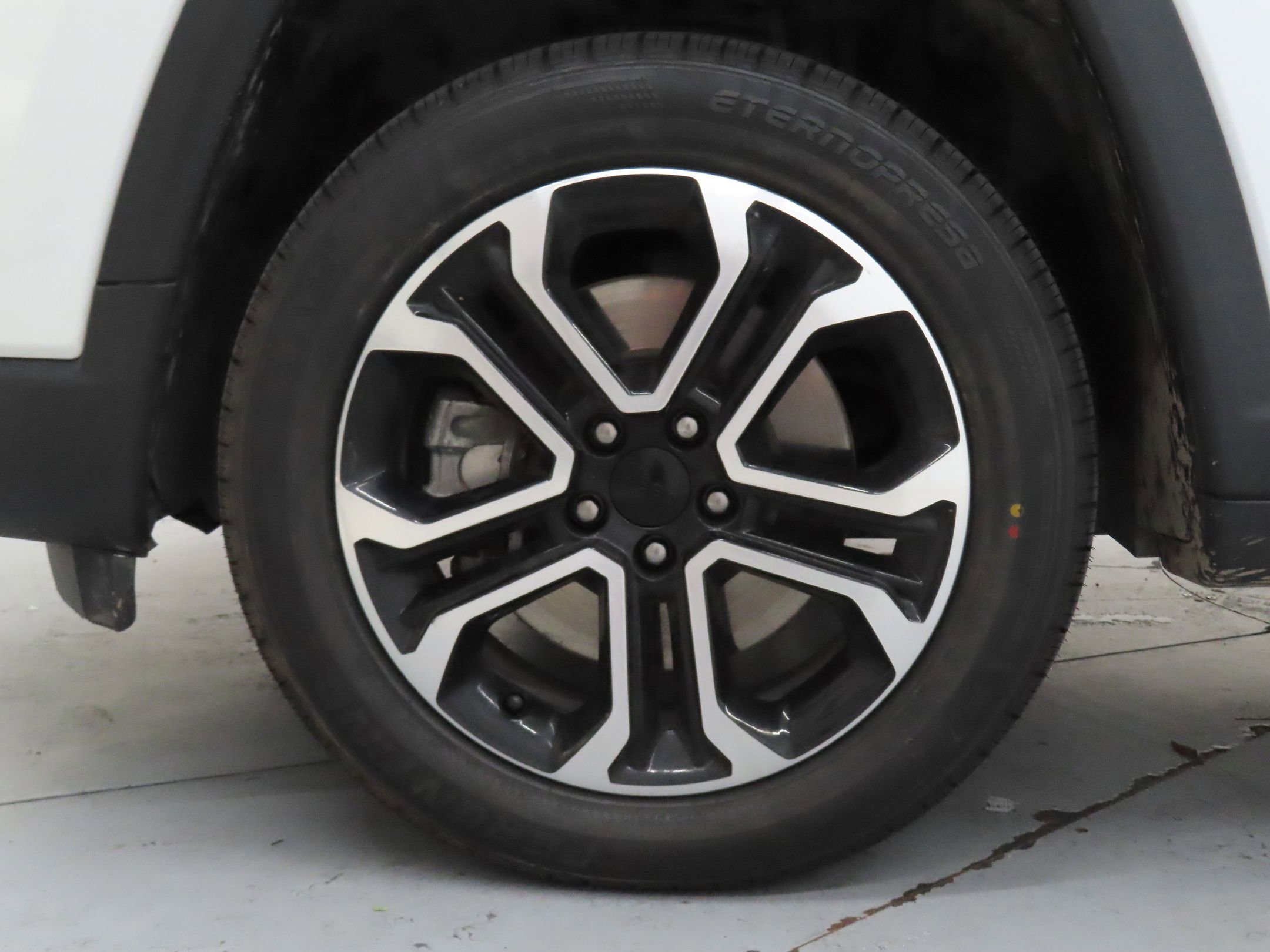 Used 2023 Jeep Compass Limited image 25