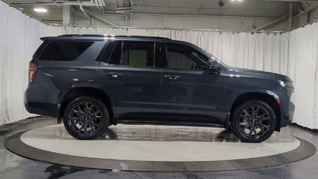 Used 2022 Chevrolet Tahoe RST w/ Luxury Package AWD/4WD image 11