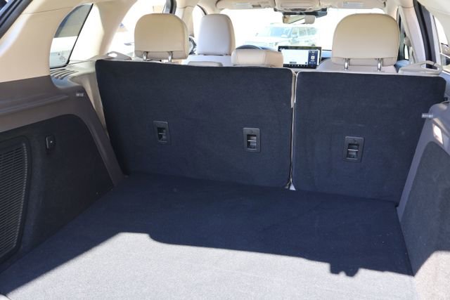 Used 2023 Lincoln Corsair AWD w/ Equipment Group 101A image 18