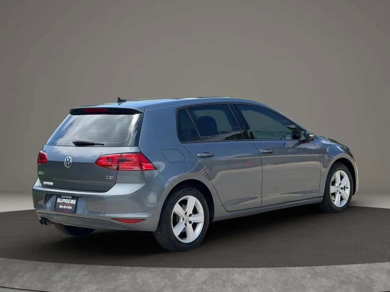 Used 2017 Volkswagen Golf Wolfsburg Edition FWD image 3