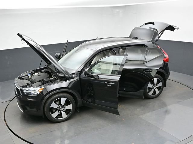 Used 2020 Volvo XC40 T5 Momentum w/ Protection Package Premier image 47