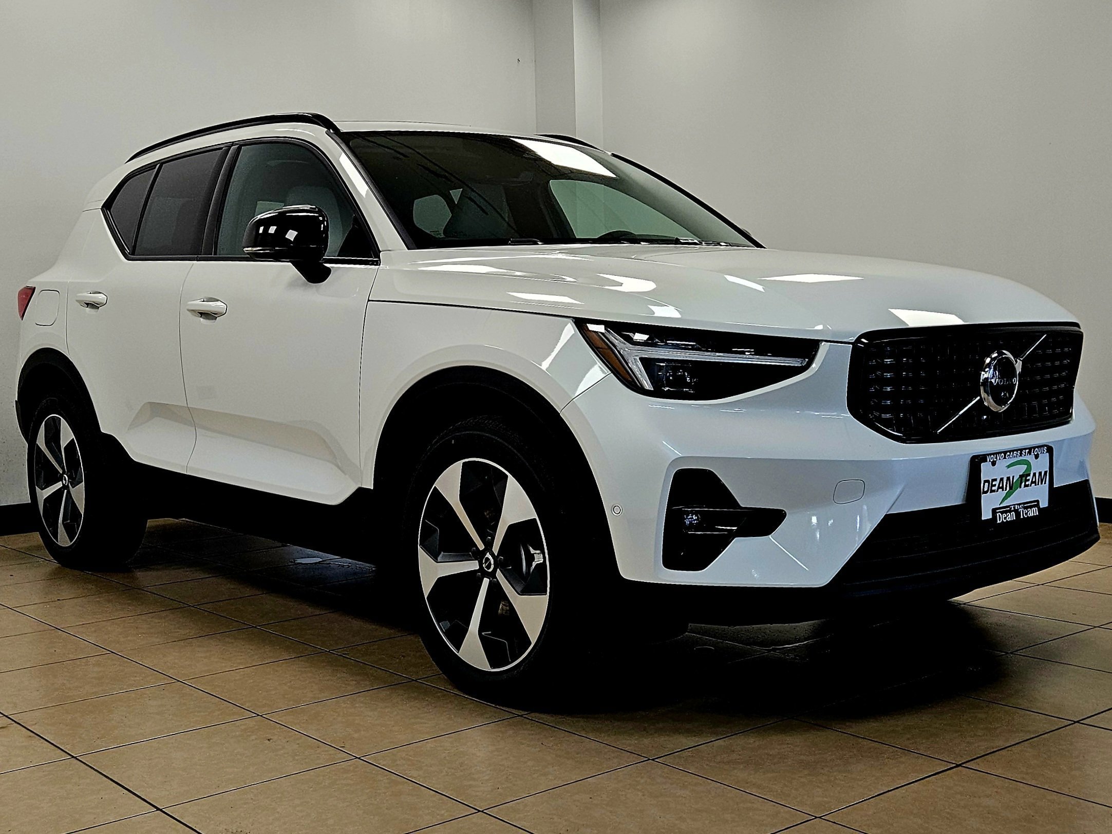 New 2026 Volvo XC40 B5 Ultra w/ Climate Package AWD/4WD image 3