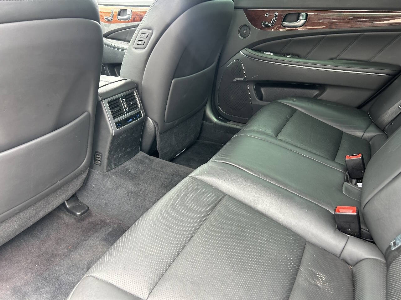 Used 2015 Hyundai Equus Signature RWD image 22