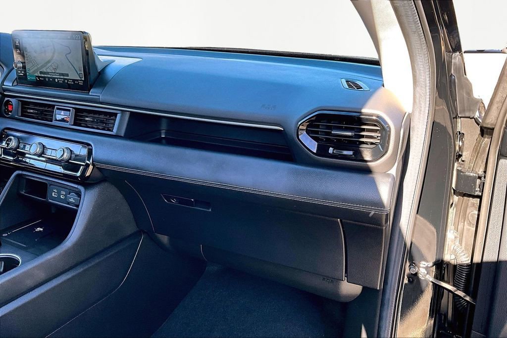 Used 2024 Honda Pilot Touring image 21