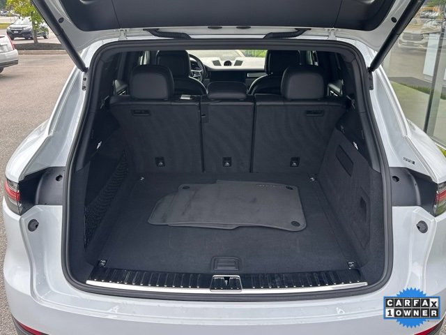 Used 2023 Porsche Cayenne Platinum Edition image 17