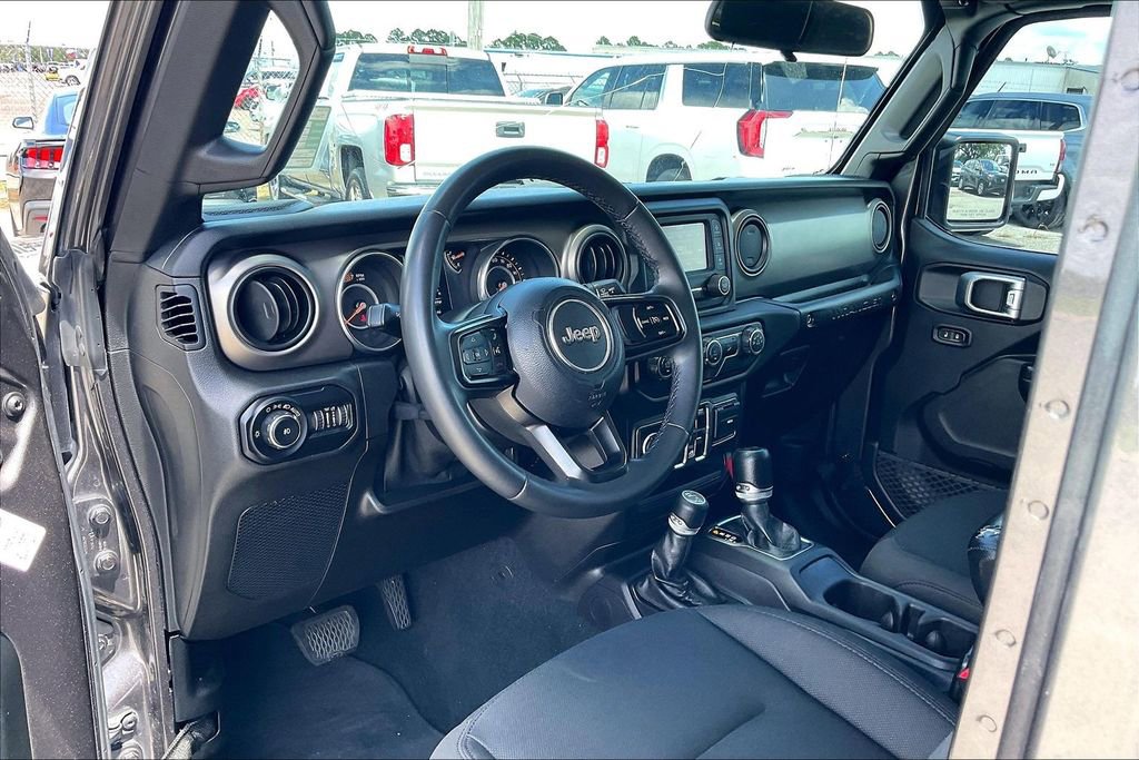 Used 2018 Jeep Wrangler Unlimited Sport S AWD/4WD image 14