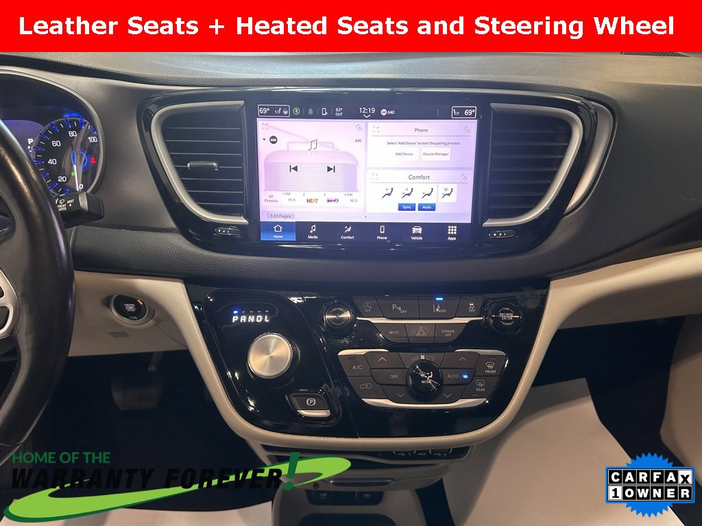 Used 2021 Chrysler Pacifica Touring-L image 15