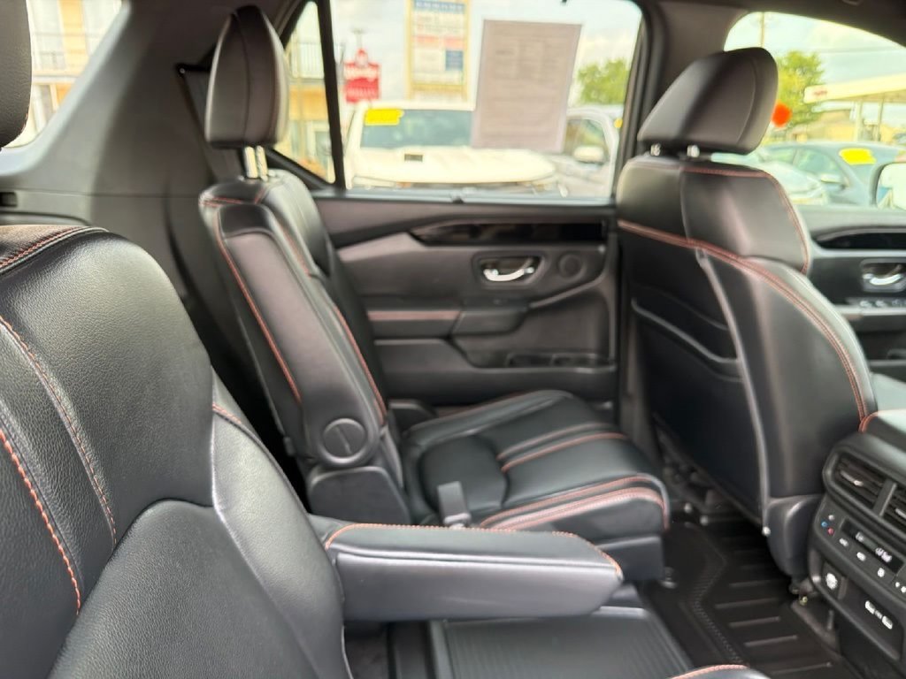 Used 2023 Honda Pilot TrailSport image 13
