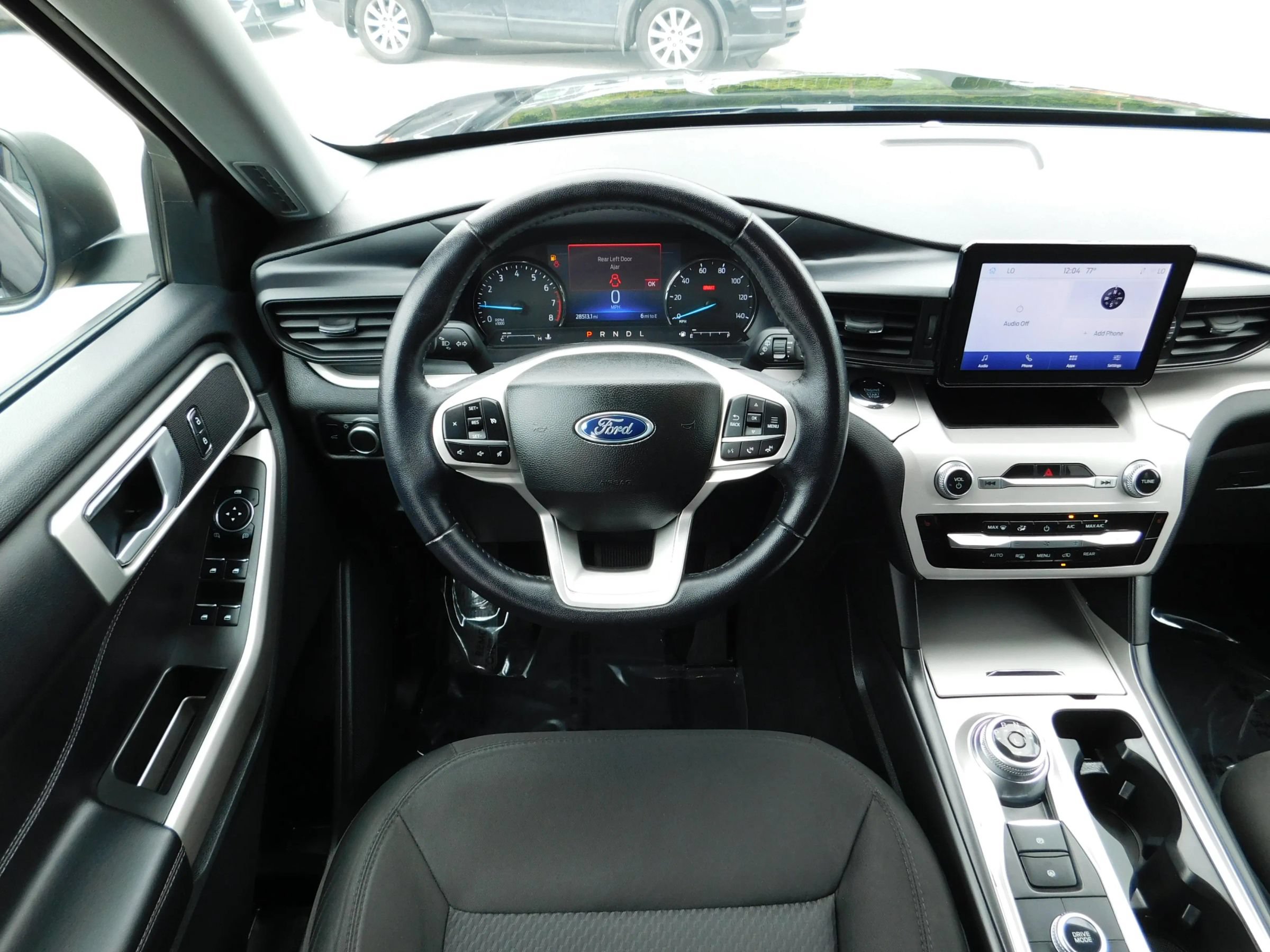 Used 2023 Ford Explorer XLT AWD/4WD image 16