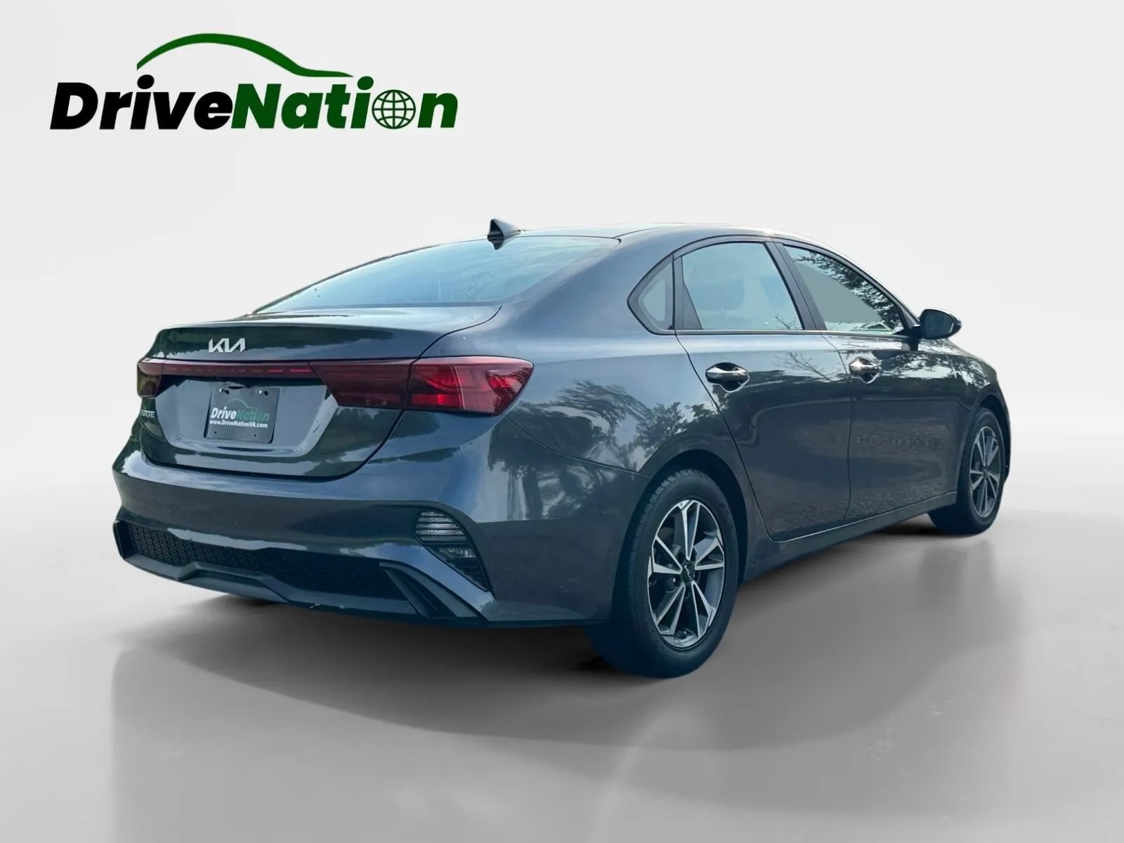 Used 2023 Kia Forte LXS w/ LXS Technology Package FWD image 5