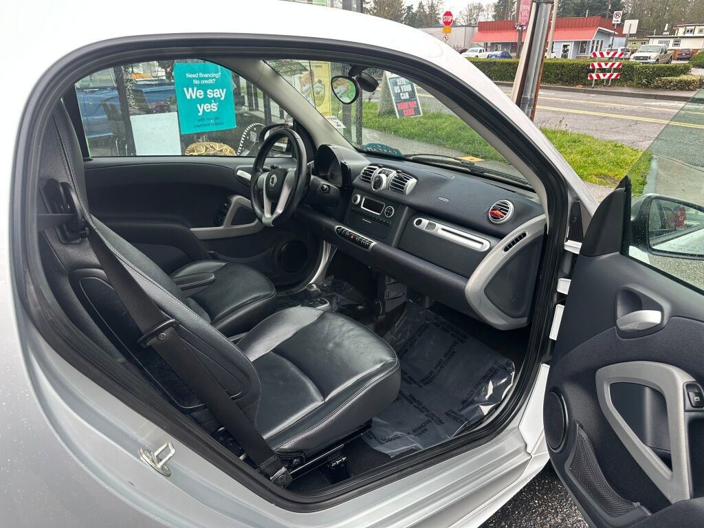 Used 2013 smart fortwo passion image 12