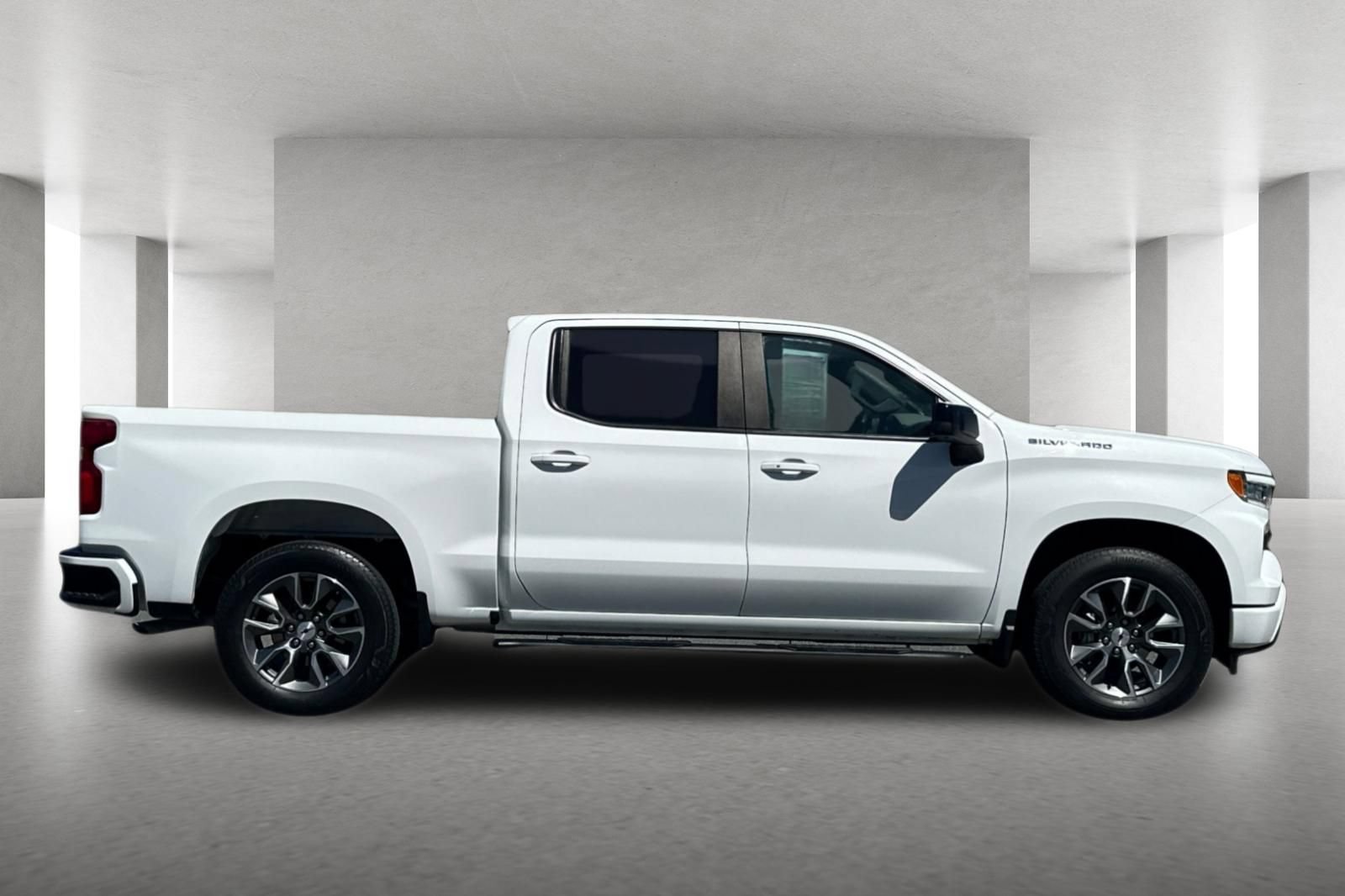 Used 2023 Chevrolet Silverado 1500 RST RWD image 3