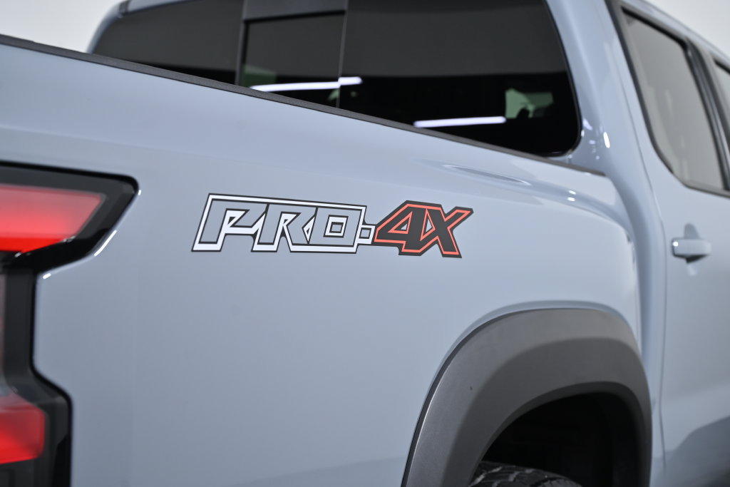 Certified 2023 Nissan Frontier PRO-4X w/ Pro Convenience Package AWD/4WD image 11