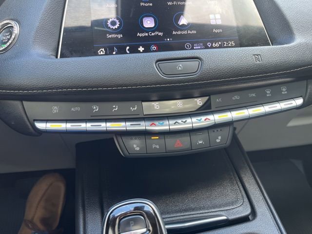 Used 2020 Cadillac XT4 Premium Luxury w/ Technology Package image 17