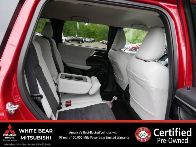 Used 2025 Mitsubishi Outlander SE AWD/4WD image 14