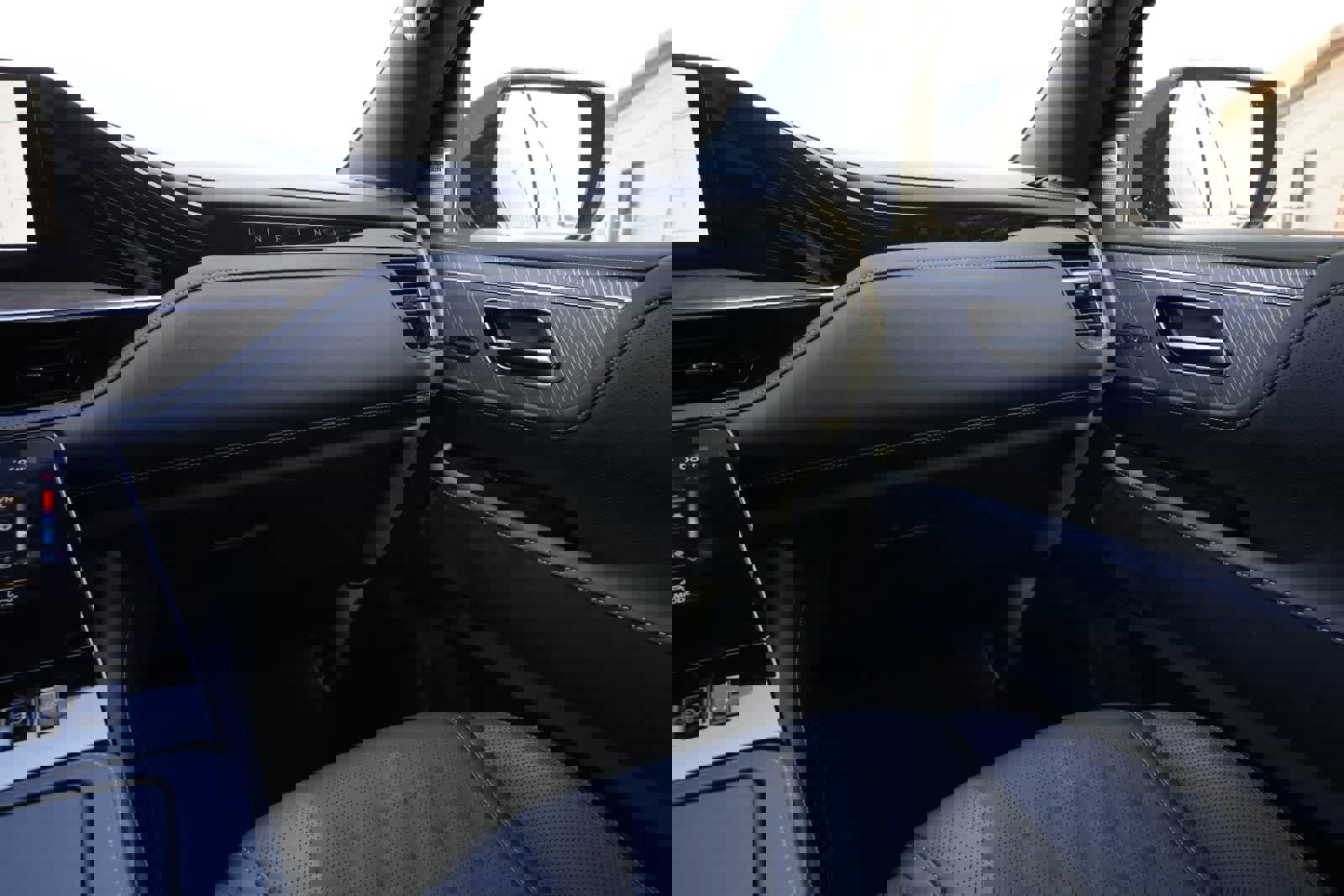 Certified 2025 INFINITI QX80 Autograph w/ Autograph Exterior Package image 8