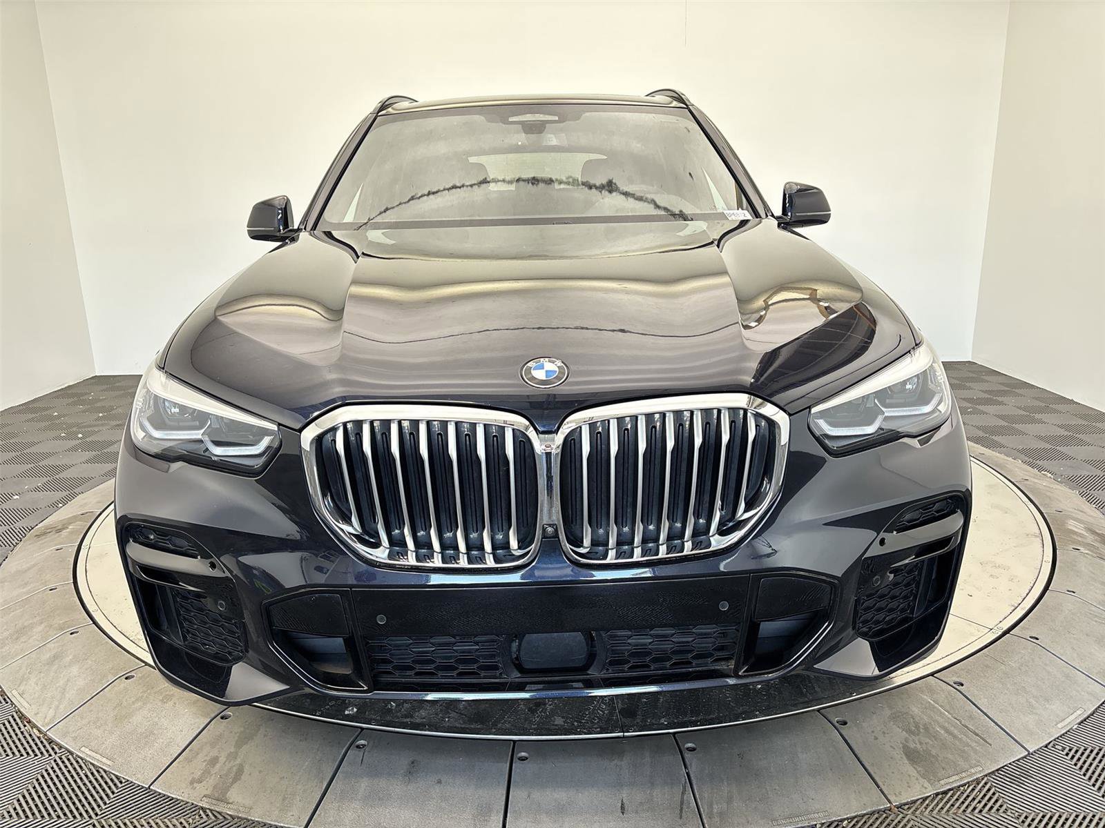 Used 2022 BMW X5 xDrive40i w/ M Sport Package AWD/4WD image 14