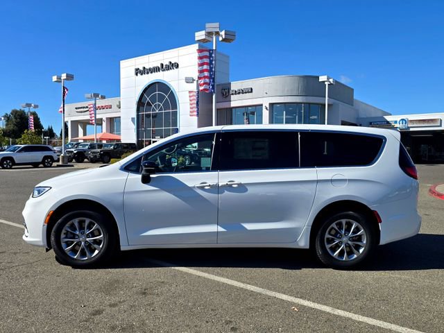 New 2026 Chrysler Pacifica Select image 8