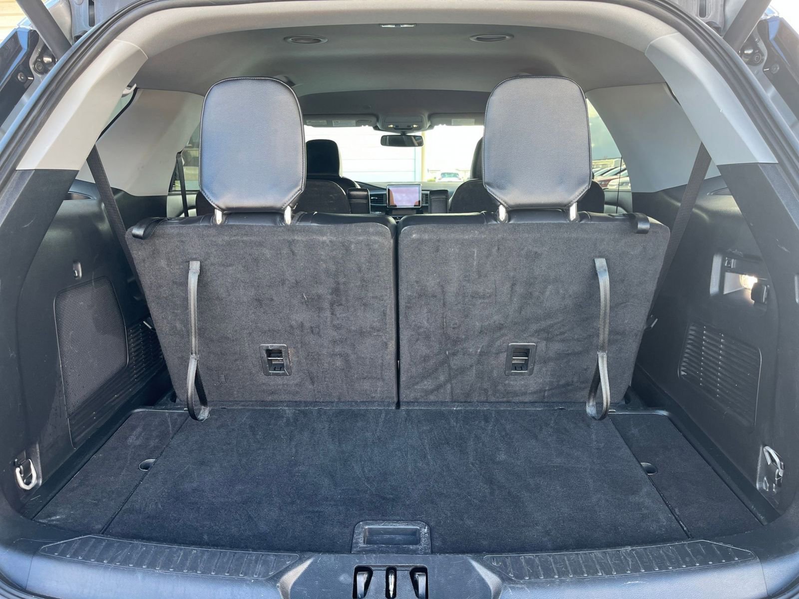 Used 2024 Ford Explorer Limited image 30