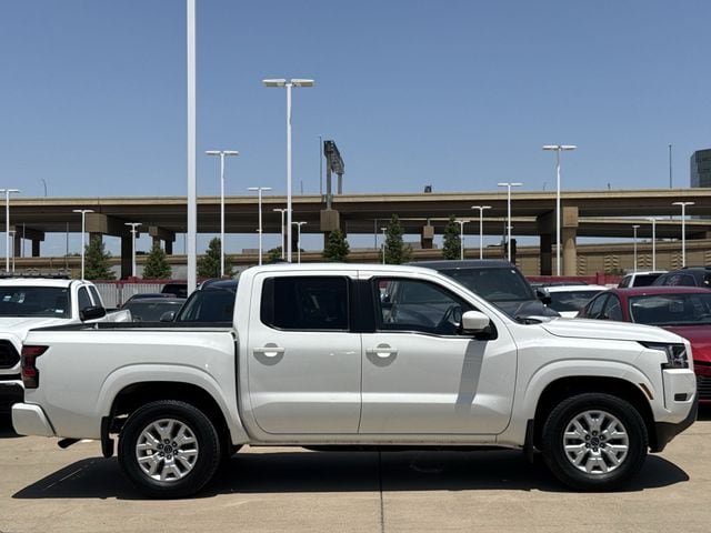 Used 2022 Nissan Frontier SV RWD image 3