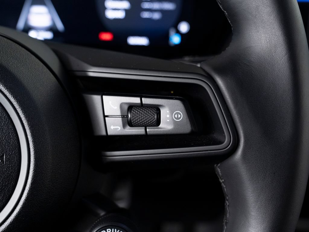Certified 2025 Porsche Macan 4 Electric AWD/4WD image 29