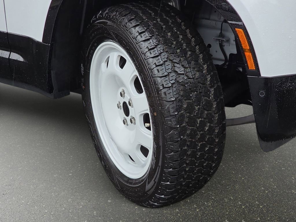 New 2026 Land Rover Defender 110 S image 32