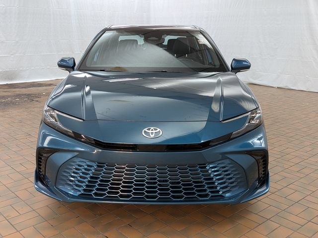Used 2025 Toyota Camry XSE AWD/4WD image 2