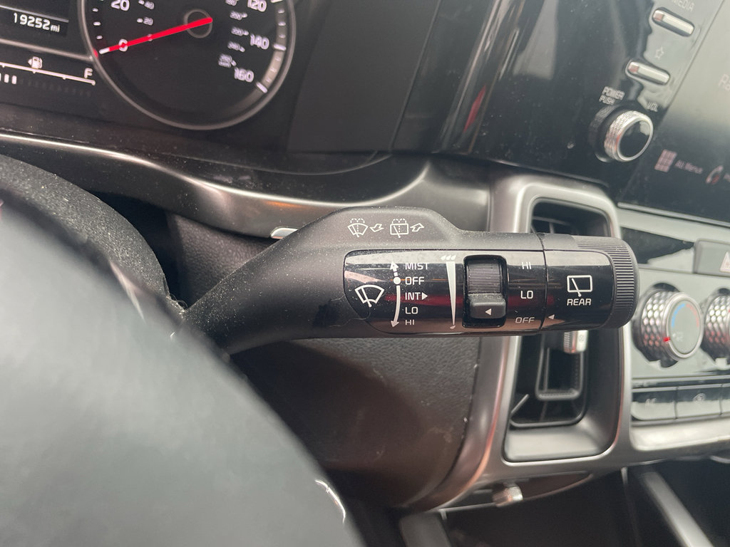Used 2023 Kia Sorento LX AWD/4WD image 12
