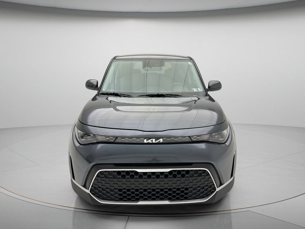 Used 2025 Kia Soul LX w/ LX Technology Package FWD image 2