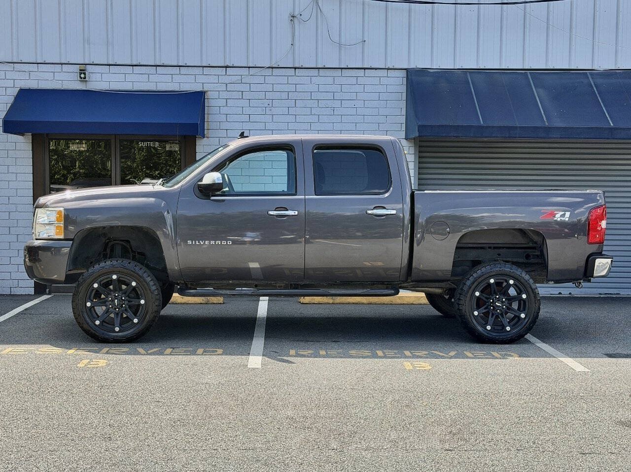 Used 2010 Chevrolet Silverado 1500 LT w/ Power Pack Plus AWD/4WD image 8