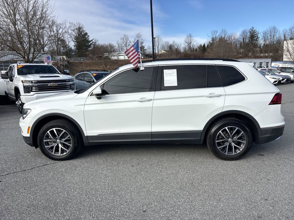 Used 2020 Volkswagen Tiguan SE w/ Panoramic Sunroof Package image 7