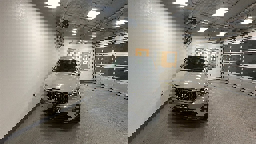 Certified 2025 Volvo XC40 B5 Core