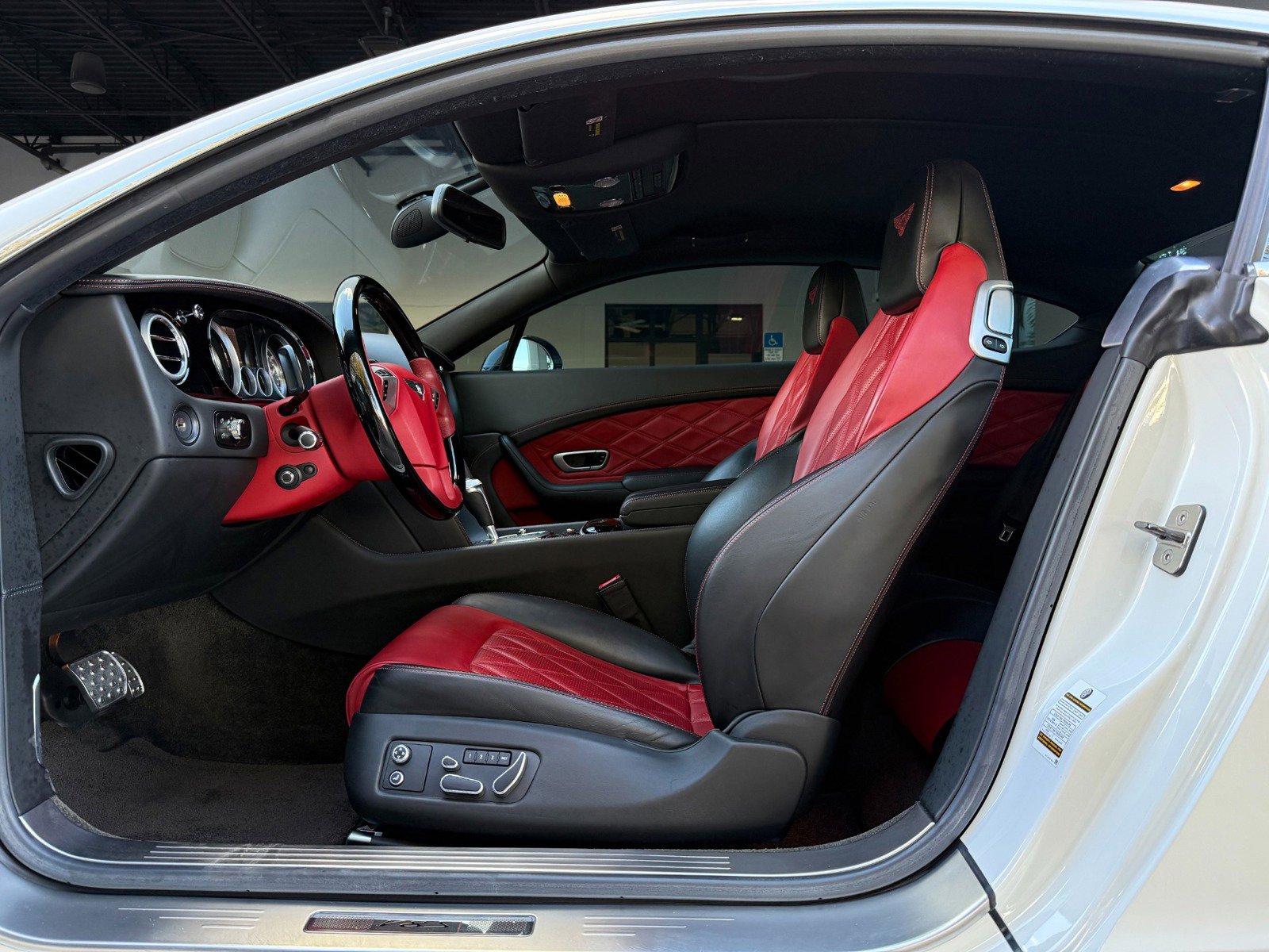 Used 2015 Bentley Continental GT V8 S image 22