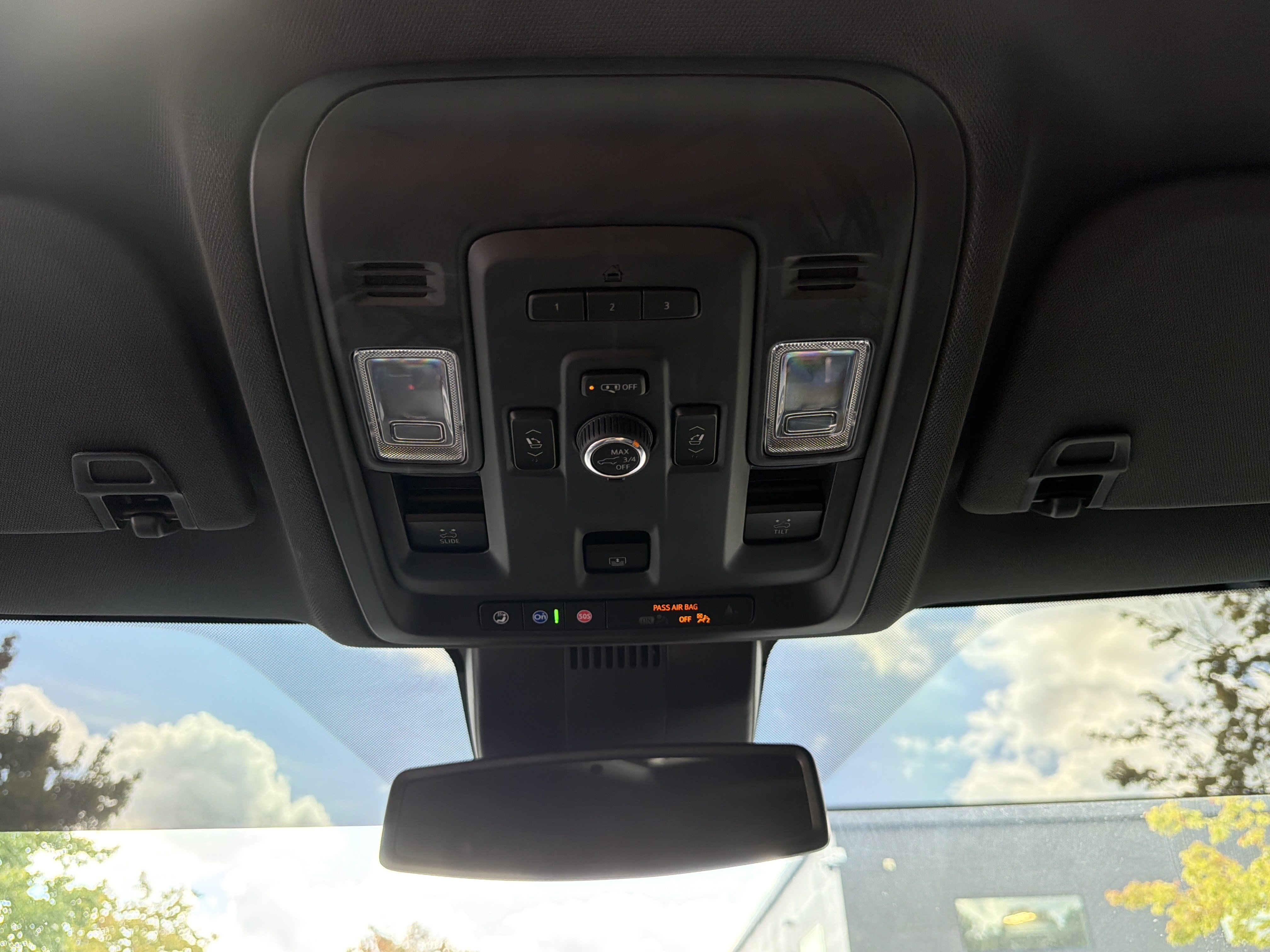 Used 2023 Chevrolet Tahoe Z71 w/ Luxury Package AWD/4WD image 27