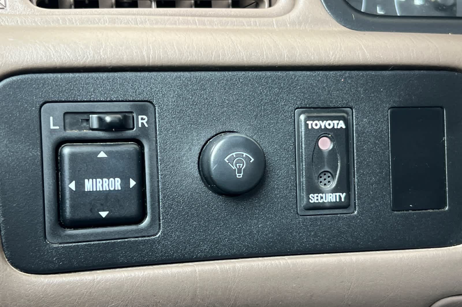Used 1997 Toyota Camry LE FWD image 27