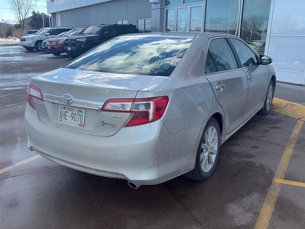 Used 2014 Toyota Camry XLE image 11