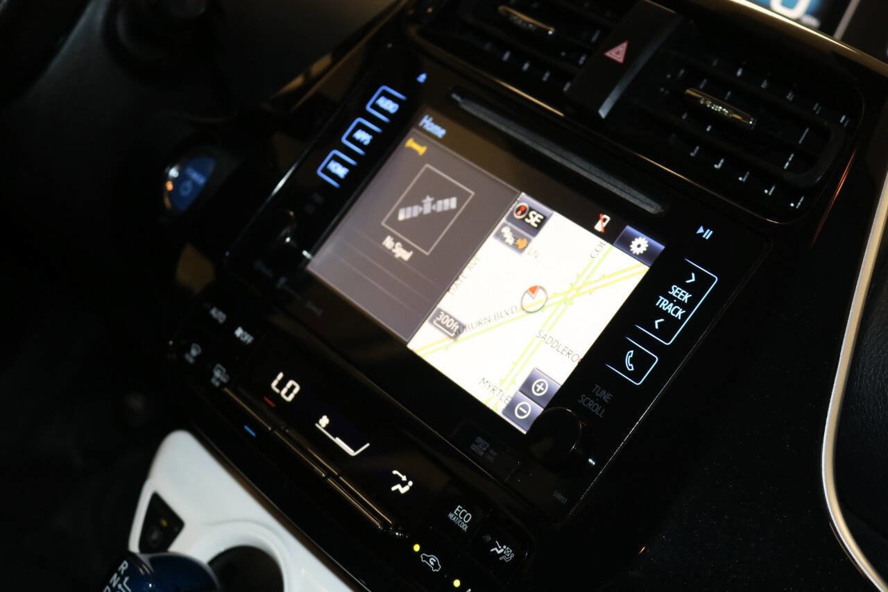 Used 2018 Toyota Prius Three image 42