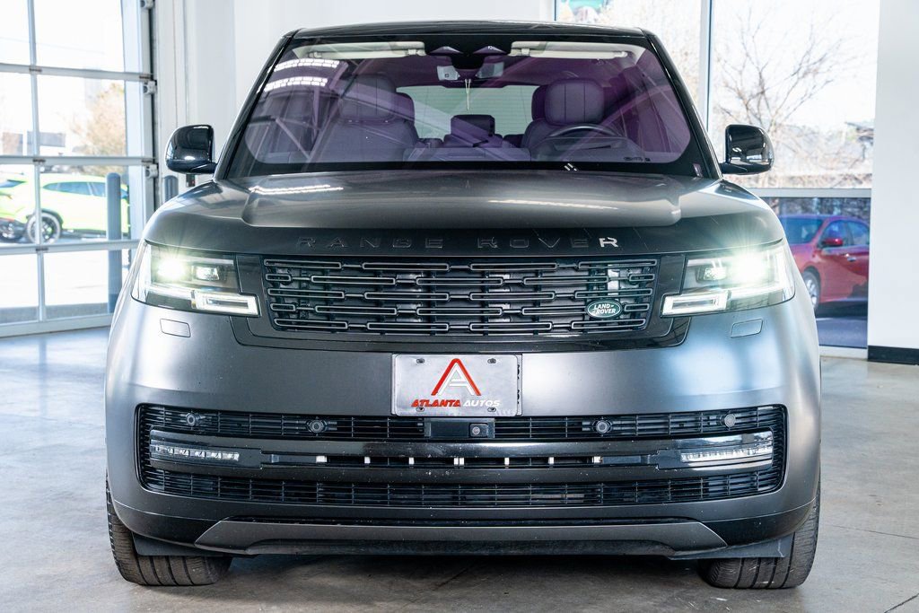 Used 2022 Land Rover Range Rover SE image 3